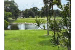 3507 Oaks Way 208, Pompano Beach