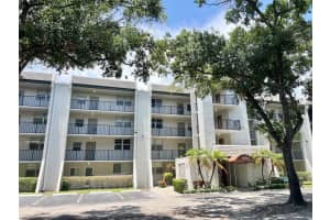 9235 Lagoon Pl 204, Davie, FL 33324 Sold 12/15/25