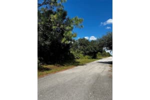 1221 Hamilton Avenue, Lehigh Acres, FL 33972 - MLS#F10514405
