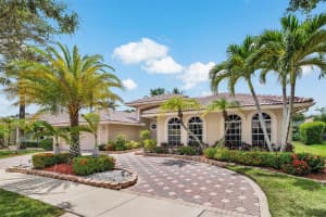 3852 Oak Ridge Cir Weston, FL 33331 - Off Market