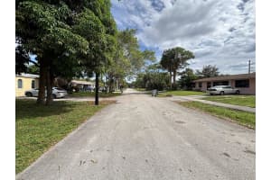 1571 NE 28th Ct, Pompano Beach, FL 33064 - MLS#F10514464