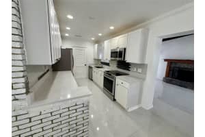 1079 W Country Club Cir, Plantation, FL 33317 - MLS#F10514499