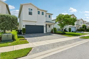 1910 Harding St, Lake Worth Beach, FL 33460 - MLS#F10514522