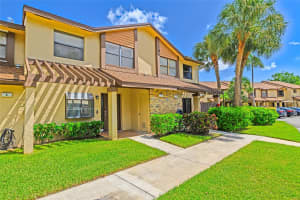 3966 E Cocoplum Cir E, Pompano Beach, FL 33063 - MLS#F10514540