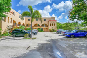 905 NE 28th St 202, Wilton Manors, FL 33334 Sold 09/29/25