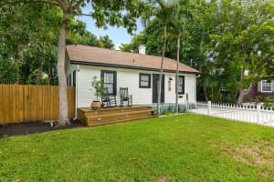 713 NE 17th Rd, Fort Lauderdale, FL 33304 - MLS#F10514579