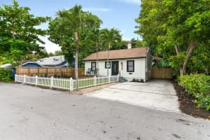 713 NE 17th Rd, Fort Lauderdale, FL 33304 - MLS#F10514579