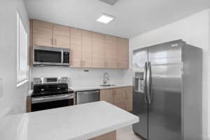 110 SE 2nd St, Hallandale Beach, FL 33009 - MLS#F10514591