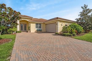 6366 Astor Pl, Vero Beach, FL 32966 - MLS#F10514606