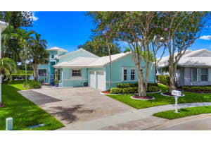 15218 Wilshire Cir S, Pembroke Pines