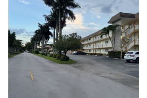 5111 W Oakland Park Blvd 307, Lauderdale Lakes