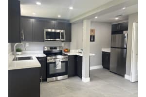 MLS# F10514673, North Miami, Florida 33168
