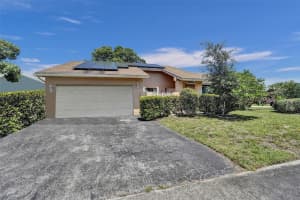 1060 Sw 55th Way, Margate