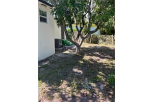 648 W 10th St, Riviera Beach, FL 33404 - MLS#F10514710