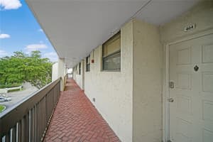 113 Lake Emerald Dr 404, Oakland Park, FL 33309 - MLS#F10514715
