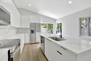 9862 Nw 2nd St, Plantation