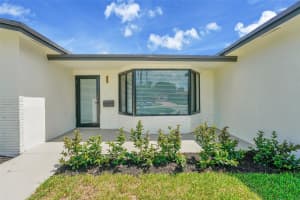 5512 Cleveland St, Hollywood, FL 33021 - MLS#F10514766