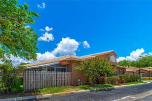 10152 Lombardy Dr 10152, Tamarac, FL 33321 - MLS#F10514839