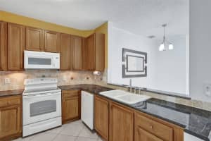 2938 Crestwood Terrace, Pompano Beach, FL 33063 - MLS#F10514899