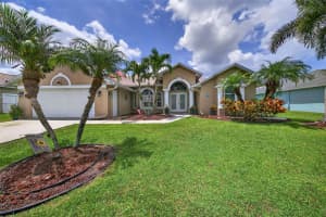 6482 NW Regal Cir, Port Saint Lucie, FL 34983 - MLS#F10514939