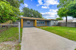 112 W 35th St, Riviera Beach, FL 33404 Sold 08/29/25
