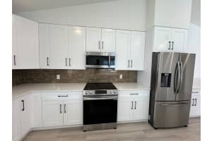 1402 NE 34th St B, Fort Lauderdale, FL 33334 - MLS#F10515033