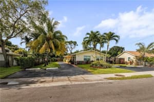 872 NE 36th St A, Oakland Park, FL 33334 - MLS#F10515056