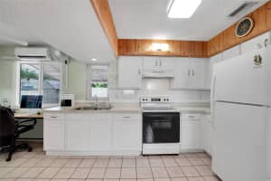 2011 N 31st Ave, Hollywood, FL 33021 - MLS#F10515068