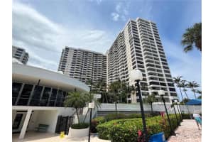 2500 Parkview Dr 1618, Hallandale Beach