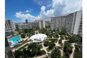 2500 Parkview Dr 1618, Hallandale Beach, FL 33009 - MLS#F10515126