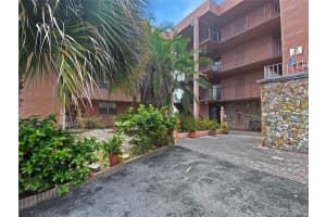 2841 Somerset Dr 400, Lauderdale Lakes