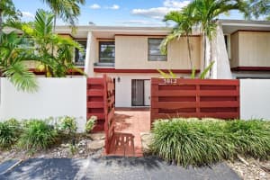 3012 Willow Ln 263, Hollywood, FL 33021 Sold 10/16/25