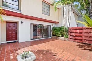 3012 Willow Ln 263, Hollywood, FL 33021 Sold 10/16/25
