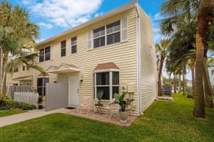 1877 NE 15th Ave 1877, Fort Lauderdale, FL 33305 - MLS#F10515192