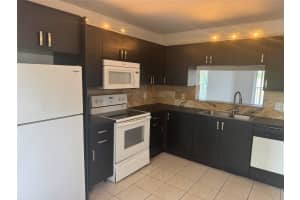 950 SW 138th Ave 305, Pembroke Pines, FL 33027 - MLS#F10515197