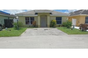 18476 Nw 52nd Path, Miami Gardens