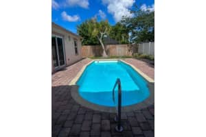 5149 S Canal Cir, Lake Worth, FL 33467 - MLS#F10515236