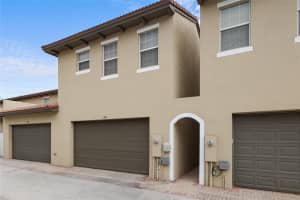 1424 SW 147th Ave 1424, Pembroke Pines, FL 33027 - MLS#F10515248