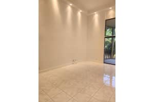 20347 West Country Club Drive Th 15, Aventura