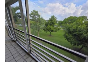 2316 S Cypress Bend Dr 319, Pompano Beach, FL 33069 Sold 10/08/25