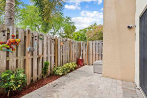 360 City View Dr, Fort Lauderdale, FL 33311 - MLS#F10515303