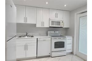 2681 S Course Dr 910, Pompano Beach, FL 33069 - MLS#F10515417