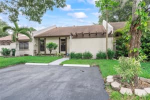 1651 NW 98th Way 1651, Pembroke Pines, FL 33024 - MLS#F10515451