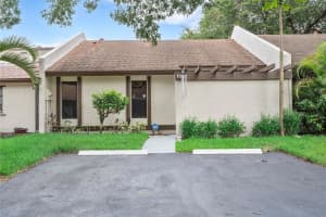 1651 NW 98th Way 1651, Pembroke Pines, FL 33024 - MLS#F10515451