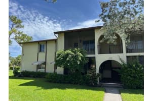 335 Knotty Pine Cir A2, Greenacres, FL 33463 Sold 10/27/25