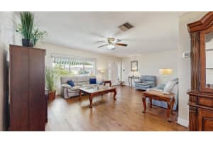 8201 NW 59th Ct, Tamarac, FL 33321 - MLS#F10515567