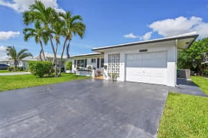 5811 NW 84th Ave, Tamarac, FL 33321 Sold 10/02/25