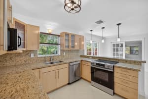 2924 NW 8th Ave, Wilton Manors, FL 33311 - MLS#F10515631