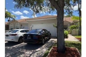 2801 E Aragon Blvd, Sunrise, FL 33313 - MLS#F10515659