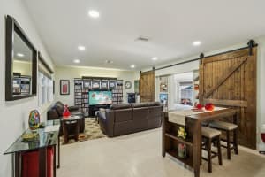 201 N 66th Ter, Hollywood, FL 33024 Sold 08/29/25